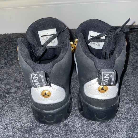 Jordan Sneakers - Picture 3 of 4